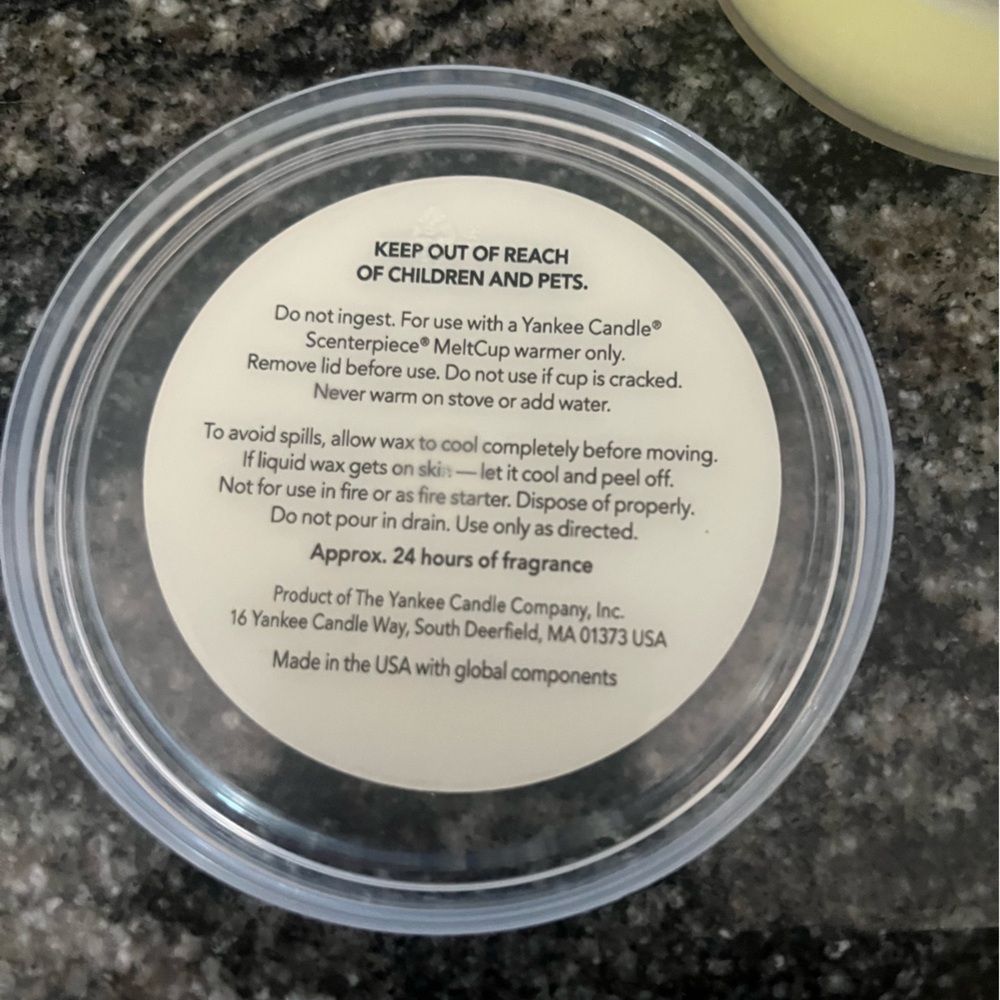 Yankee Candle Scenterpiece MeltCup in Soft Gray - Picture 2 of 4
